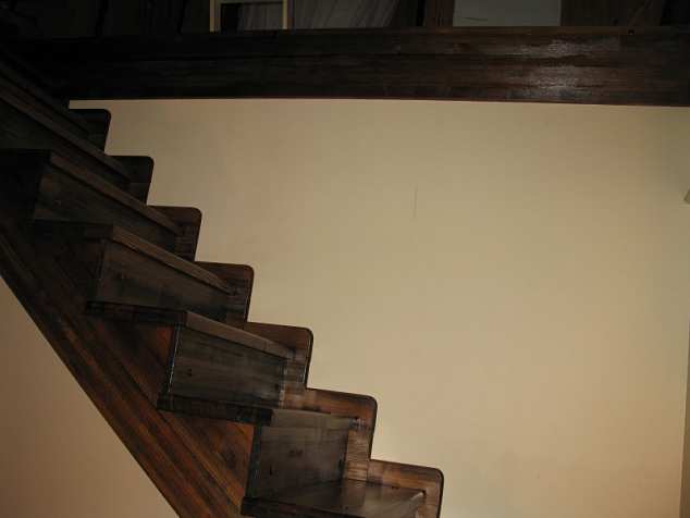 Лестницы из сосны фото